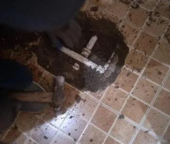 雅安市卫生间漏水维修公司为您分享下卫生间渗水如何处理及注意事项