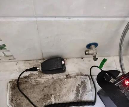 雅安市屋顶漏水维修公司分享下卫生间漏水的危害及解决方法